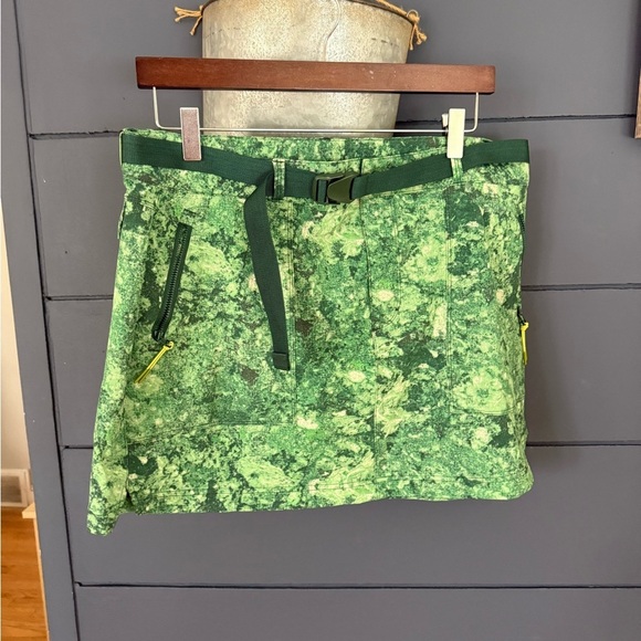 Outdoor Voices RekTrek mini skirt XL in green smoke marble - Picture 2 of 7